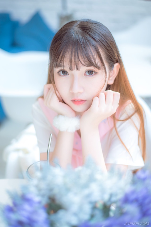 “哪怕是有一线可能，也绝不能放弃！”陈到冷声道。